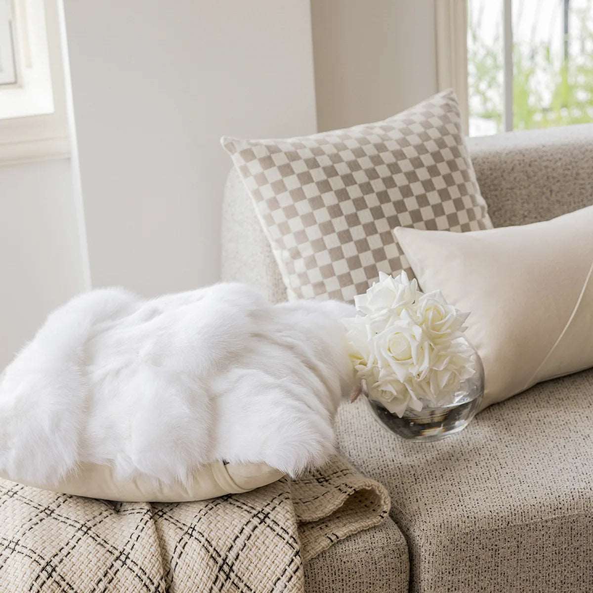 Coussin décoratif à carreaux beiges en tissu résistant style français classique - Hommfer