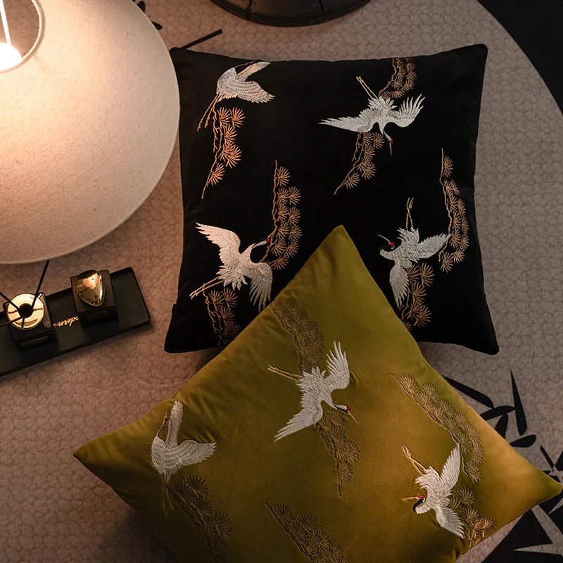 Hommfer – Housse de Coussin Brodée Grue et Pin Élégant - Hommfer