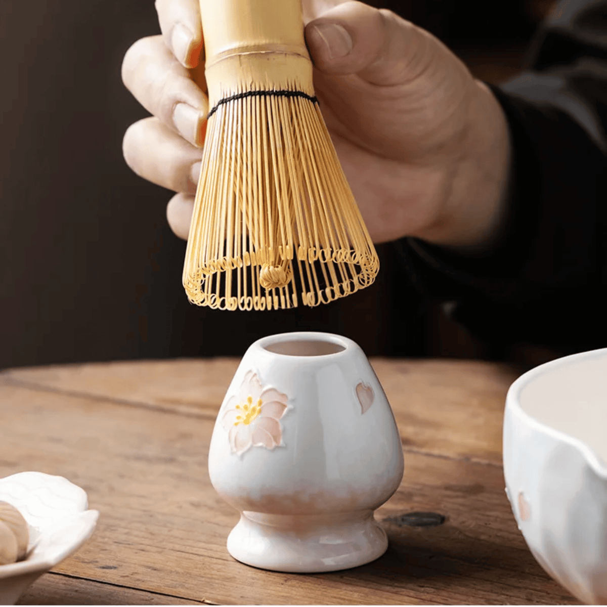 Kit de Cérémonie du Matcha 5 Pièces Fleurs de Cerisier en Céramique et Bambou pour un Matcha Lisse et Mousseux - Hommfer