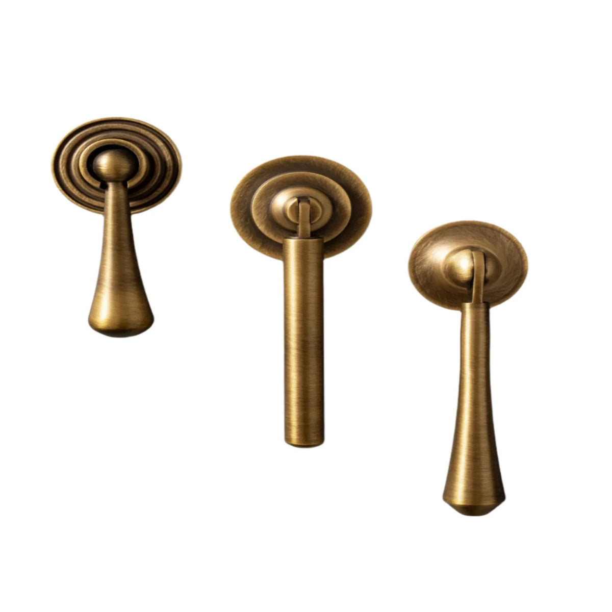 Poignée ou bouton de meuble goutte d'eau en laiton massif finition laiton antique style Mid-Century vendu à l'unité - Hommfer
