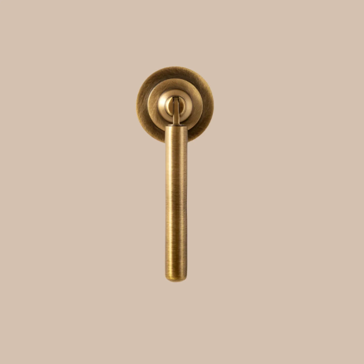 Poignée ou bouton de meuble goutte d'eau en laiton massif finition laiton antique style Mid-Century vendu à l'unité - Hommfer