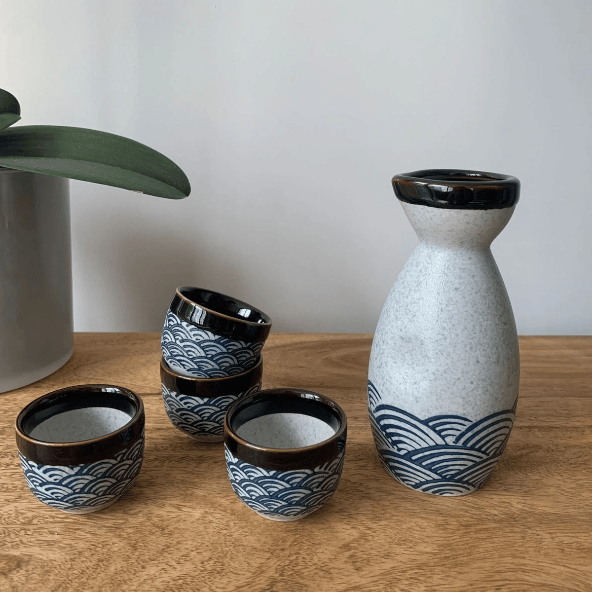 Service à saké Kagami fait main en céramique japonaise avec carafe et tasses - Hommfer