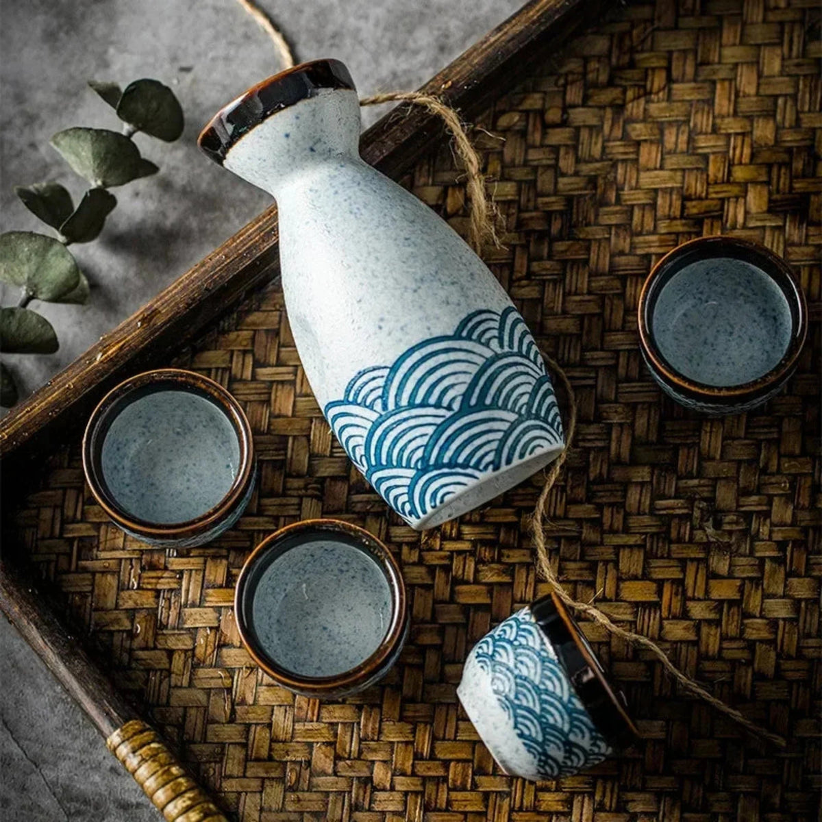 Service à saké Kagami fait main en céramique japonaise avec carafe et tasses - Hommfer