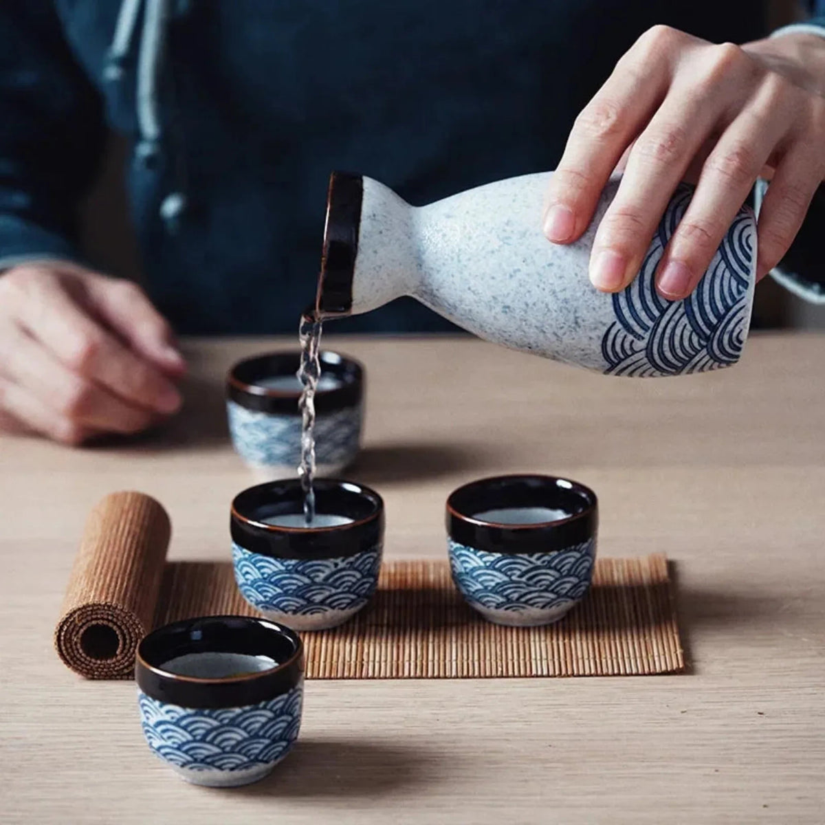 Service à saké Kagami fait main en céramique japonaise avec carafe et tasses - Hommfer