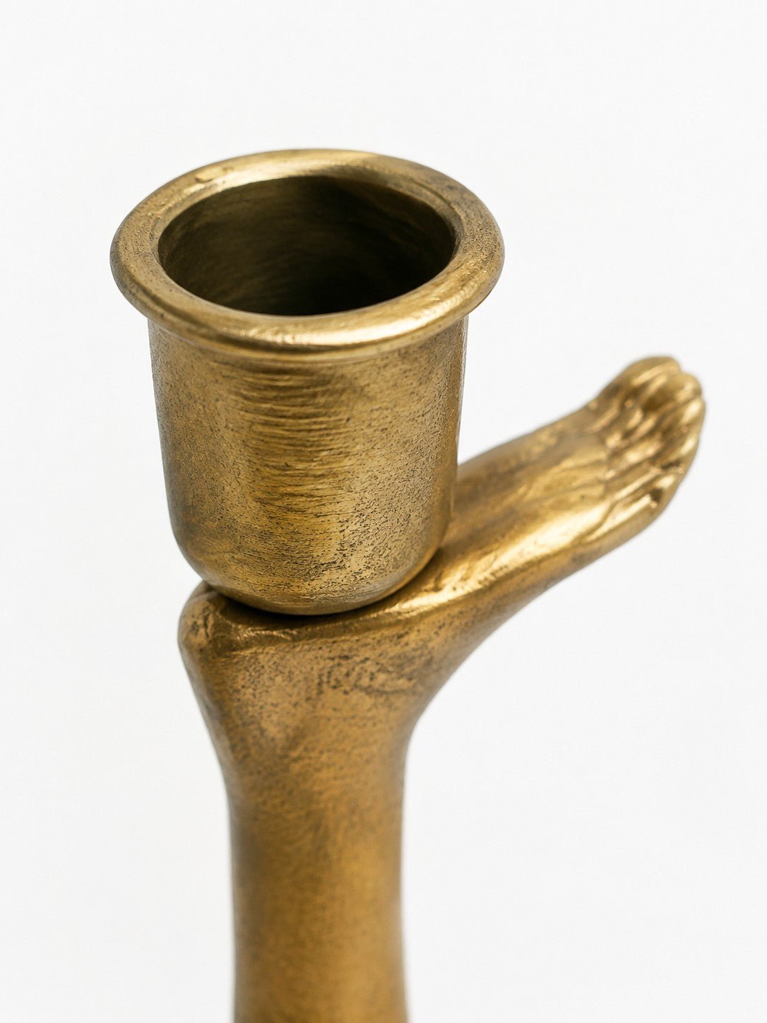 Bougeoir sculptural Kickra avec base dorée pour table de salle à manger et salon - Hommfer