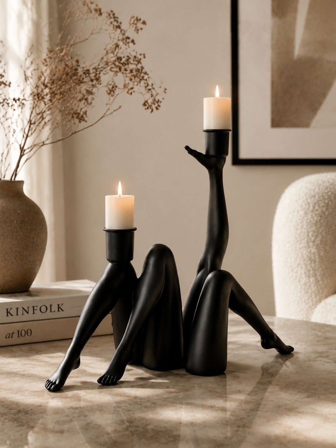 Bougeoir sculptural Kickra avec base dorée pour table de salle à manger et salon - Hommfer