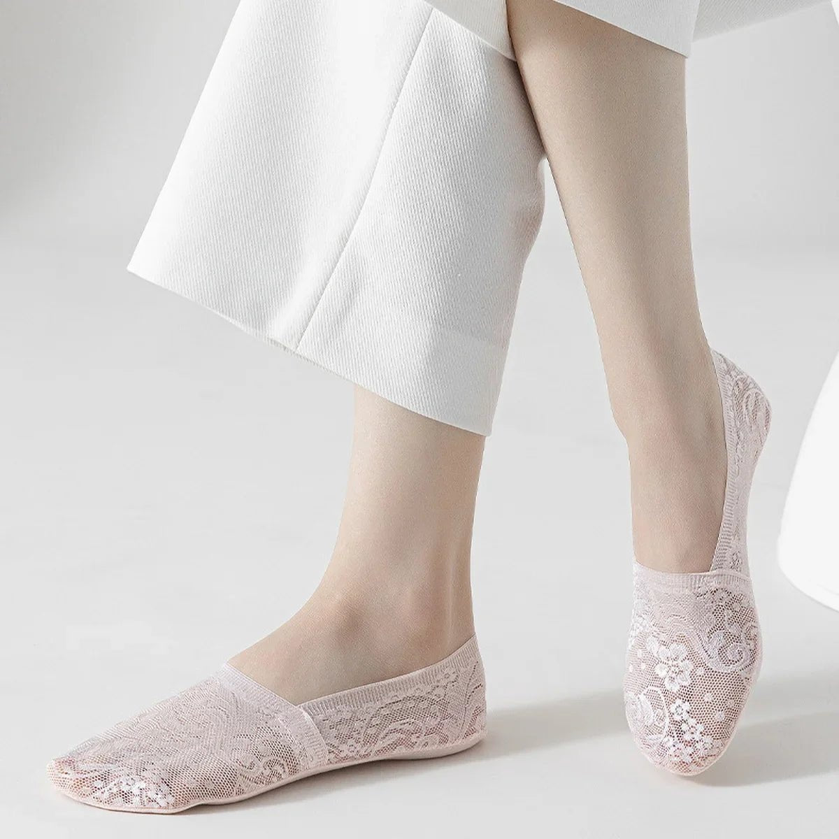 Chaussettes invisibles à dentelle florale avec semelle en coton respirant et talon antiglisse en silicone - Hommfer