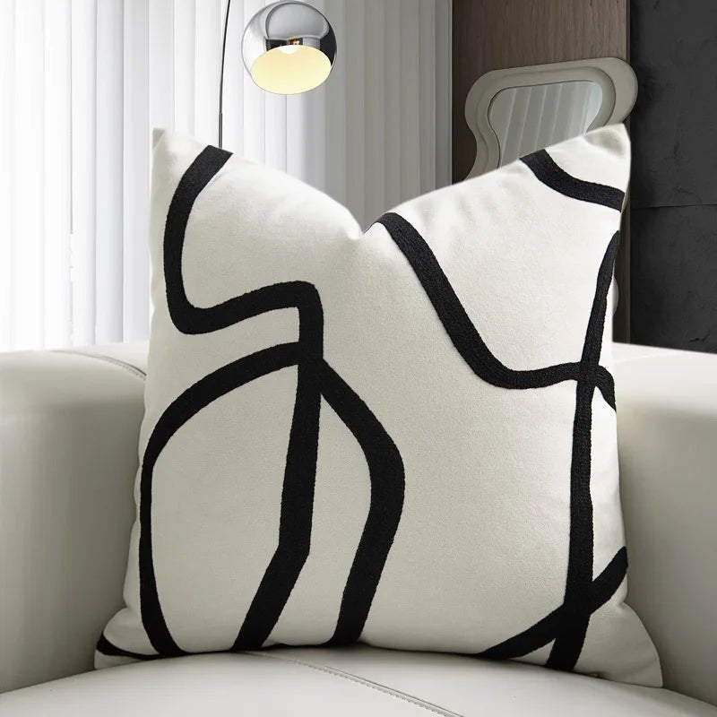 Hommfer – Housse de Coussin Brodée Lignes Géométriques en Suédine - Hommfer