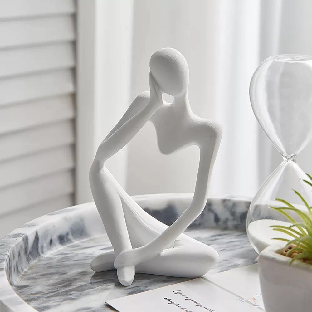 Hommfer – Sculpture Minimaliste du Penseur à l'Élégance Moderne - Hommfer