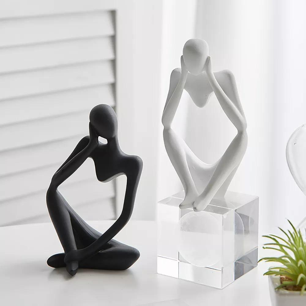 Hommfer – Sculpture Minimaliste du Penseur à l'Élégance Moderne - Hommfer