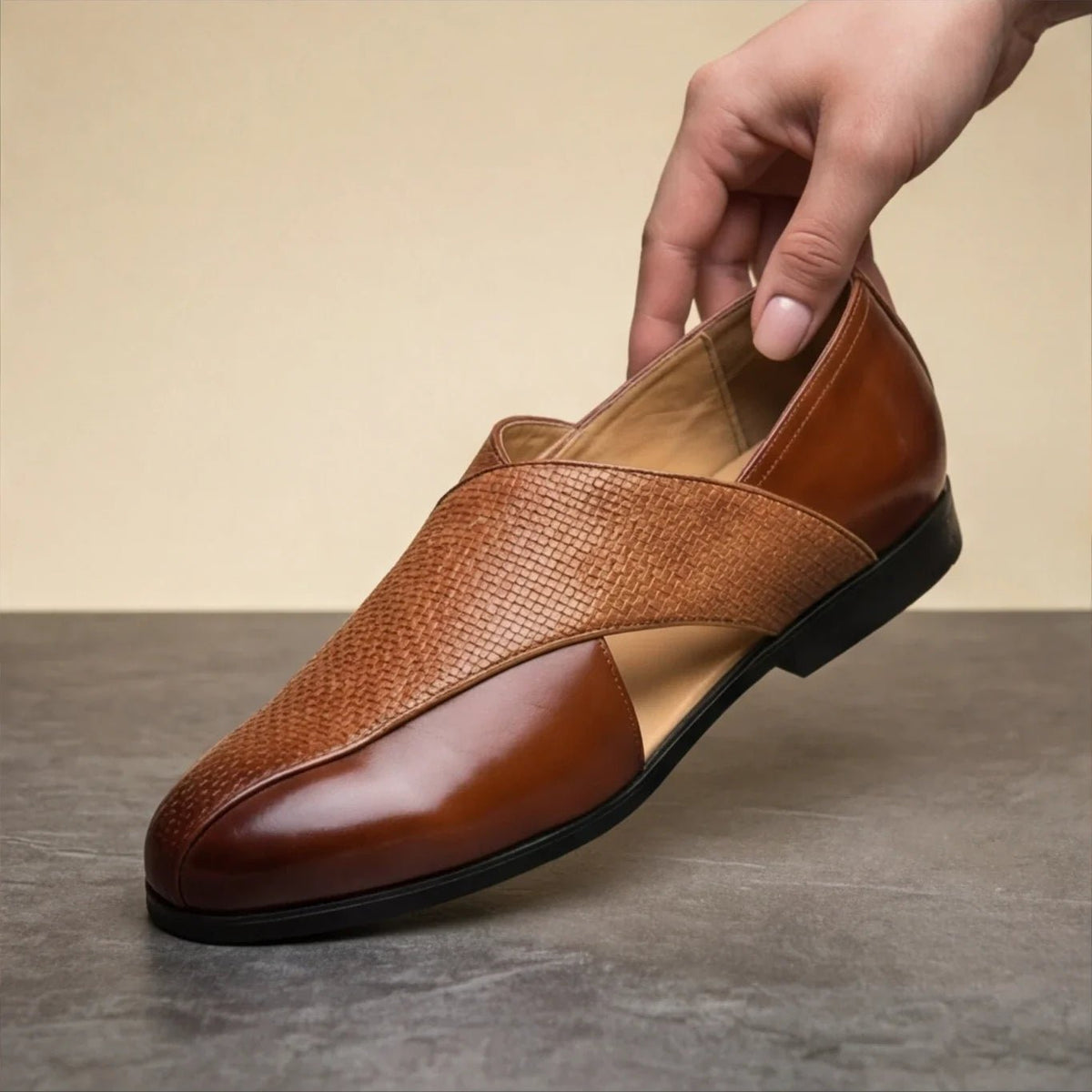 Marceau Mocassin en cuir poli à détails brogue avec semelle intérieure rembourrée pour un confort toute la journée - Hommfer