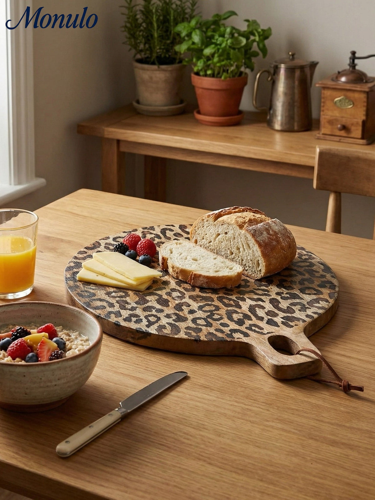 Planche de service en bois sapele à motif léopard avec poignée pour fromages et apéritifs - Hommfer