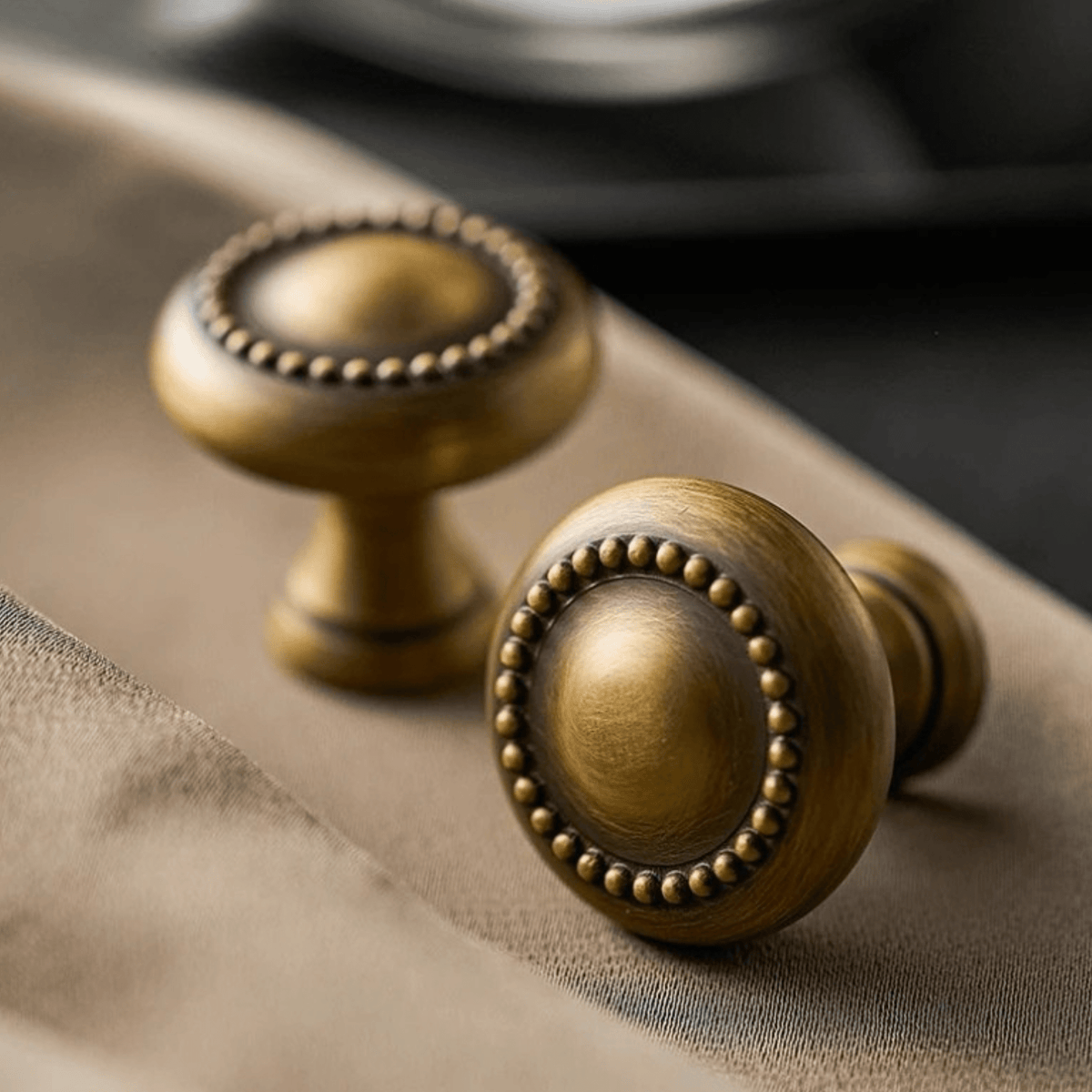 Poignée d'armoire et tiroir en laiton massif finition bronze antique 29 mm - Hommfer