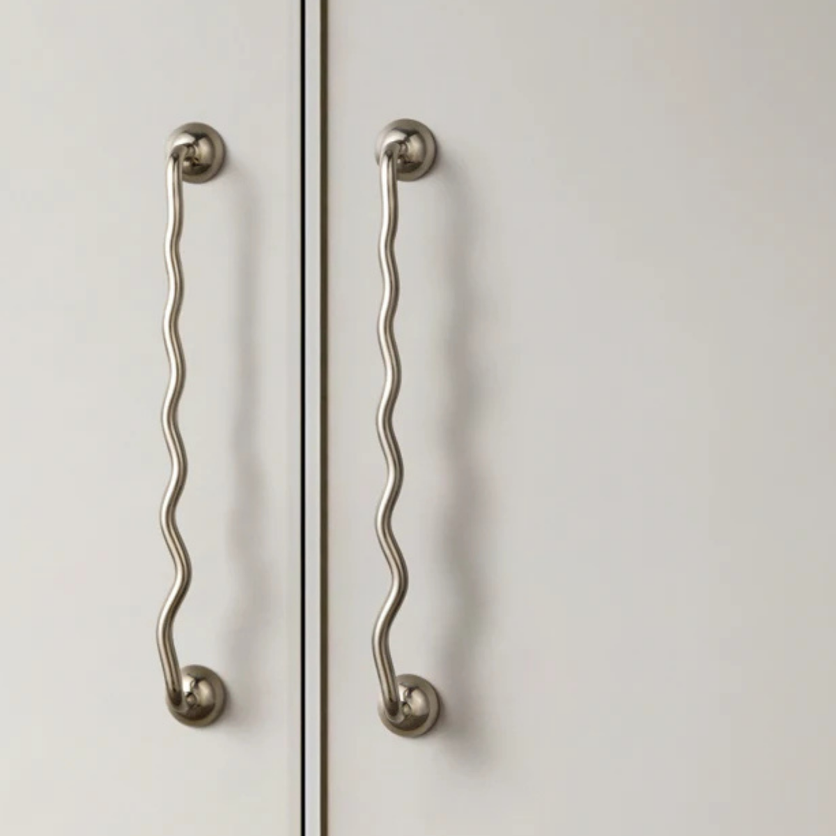 Poignée et Bouton de Meuble en Laiton Massif pour Armoires et Tiroirs, Finition Argent Titane, Design Minimaliste - Hommfer