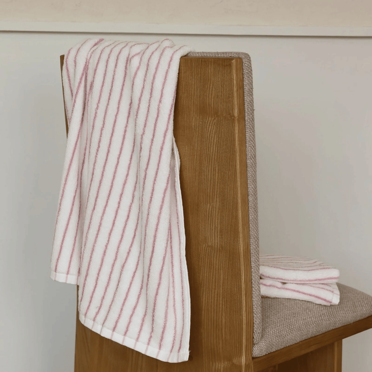 Serviette de bain ou de visage 100 % coton peigné à rayures roses et blanches, douce et absorbante - Hommfer