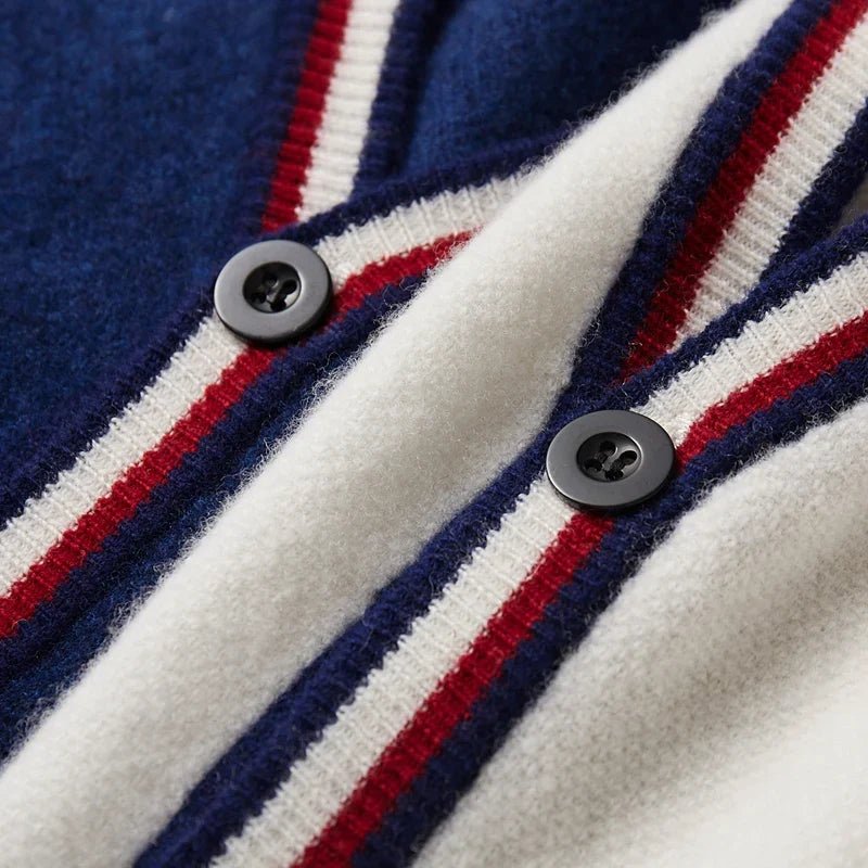 Soline Cardigan en 100 % cachemire à col V, bord contrasté et fermeture à un bouton pour douceur et chaleur - Hommfer