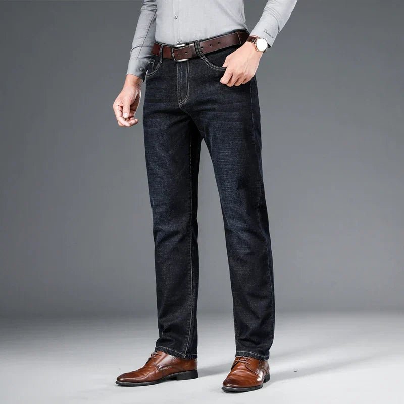 Varennes Jean en denim de coton bio indigo foncé à coupe structurée qui garde sa forme - Hommfer